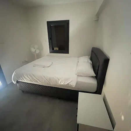 Old House With Pool 빌라 *